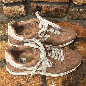 dolce vita sneakers